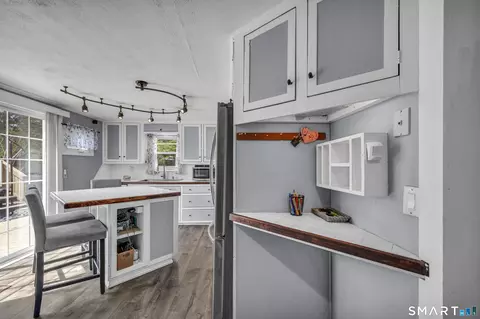 Kitchen - 28 Rocky Ledge Dr, Clinton, CT 06413 photo 1 of 5