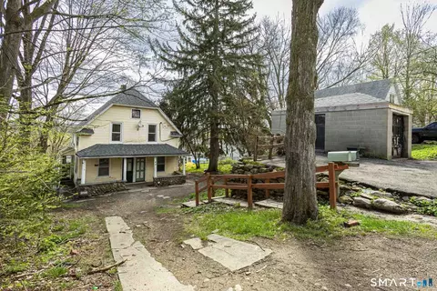 17 Hawthorne Ter, Torrington, CT 06790