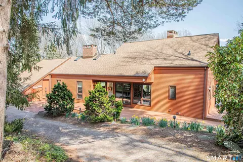 58 Barnes Hill Rd, Burlington, CT 06013