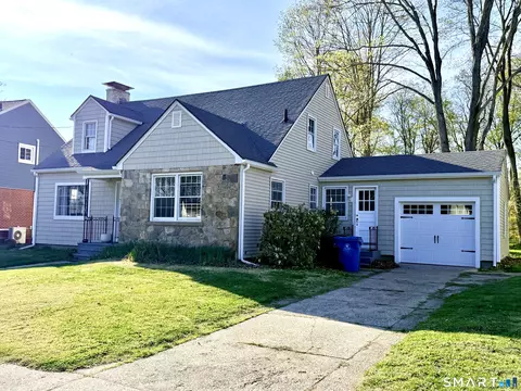 7 Taylor Dr, Norwich, CT 06360