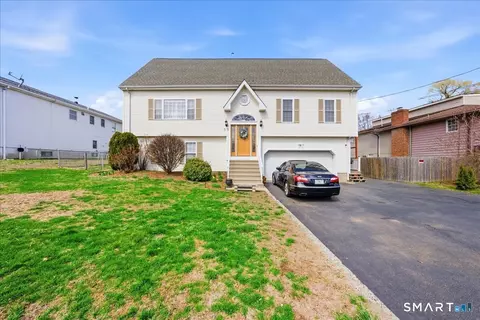 53 Moulthrop St, East Haven, CT 06512