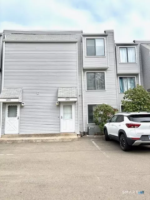 203 Thompson St #E, East Haven, CT 06513