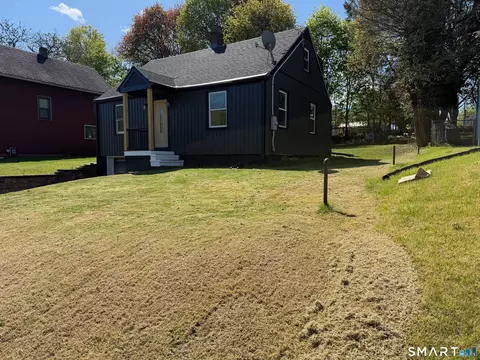 102 Horton Ave, Meriden, CT 06450