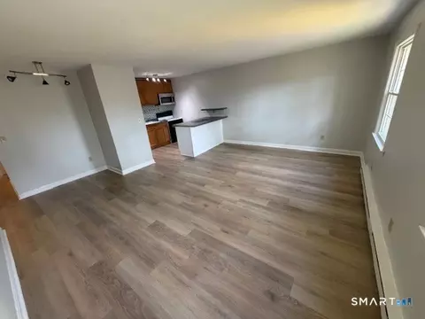 239 Old Farms Rd #16D, Avon, CT 06001