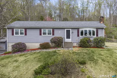 120 Luna Trl Ext, Southbury, CT 06488