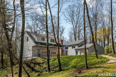 40 Interlaken Ests, Lakeville, CT 06039