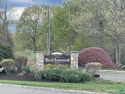 27 Crows Nest Ln #17E, Danbury, CT 06810