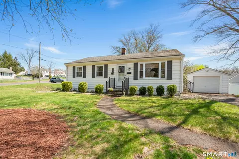 91 Pinecrest Dr, Southington, CT 06489