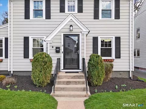 15 Ingram St, Hamden, CT 06517