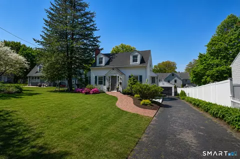 23 Benedict Ave, Fairfield, CT 06825