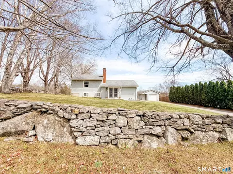 53 Prospect St, Woodstock, CT 06281