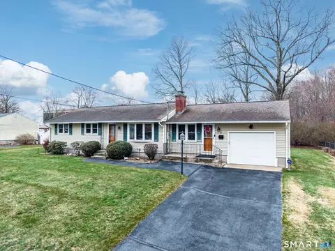 21 Riviera Dr, Enfield, CT 06082