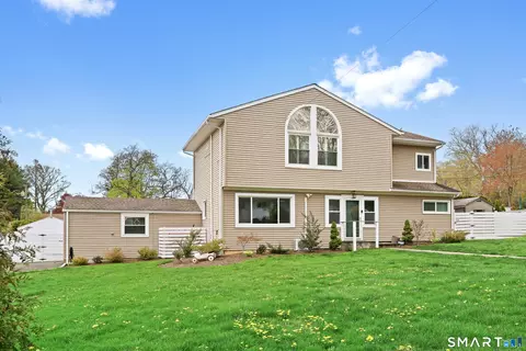 61 Muriel Dr, Stamford, CT 06907