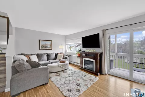 85 N Main St #86, East Hampton, CT 06424