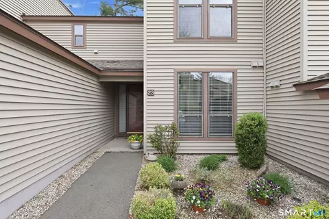 23 Maple Ln #23, Avon, CT 06001