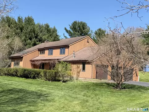 92 Buckingham Dr, Glastonbury, CT 06033