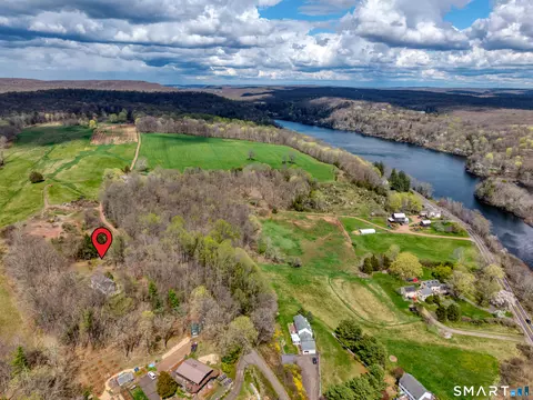 94 Quonnipaug Hill Rd, Guilford, CT 06437
