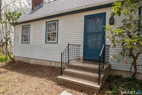 94 Quonnipaug Hill Rd, Guilford, CT 06437
