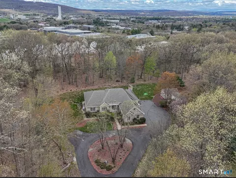 69 Elizabeth Dr, Southington, CT 06489