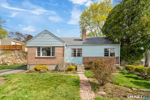 7 Hamburg St, Shelton, CT 06484