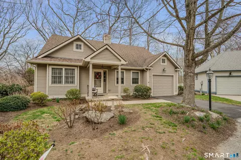 3 Bittersweet Ln #3, Niantic, CT 06357