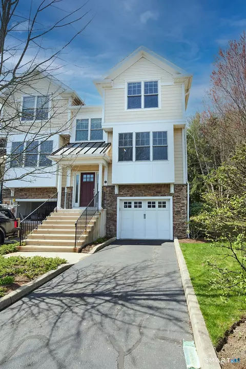 201 Bradley Ln #201, Westport, CT 06880