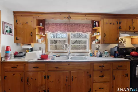 Kitchen - 120 Adelaide St, Killingly, CT 06239 photo 2 of 3