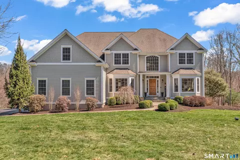 2 Somerset Ln, Sandy Hook, CT 06482