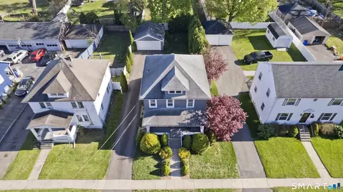 6 James St, Windsor Locks, CT 06096