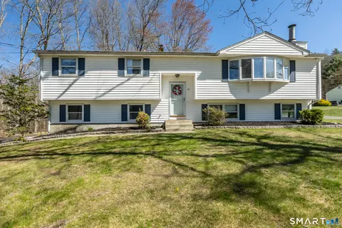 25 Clearview Dr, Stafford Springs, CT 06076