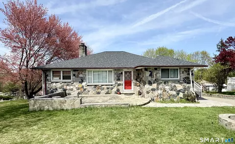 1012 Bunker Hill Ave, Waterbury, CT 06708