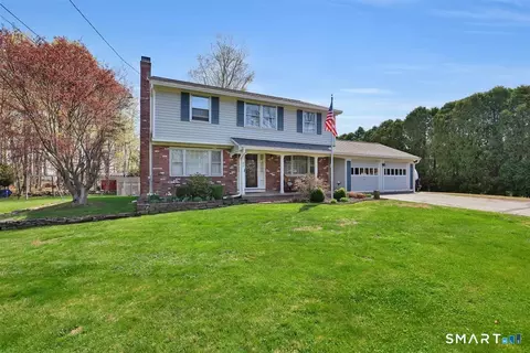 24 Meadowood Dr, Middletown, CT 06457