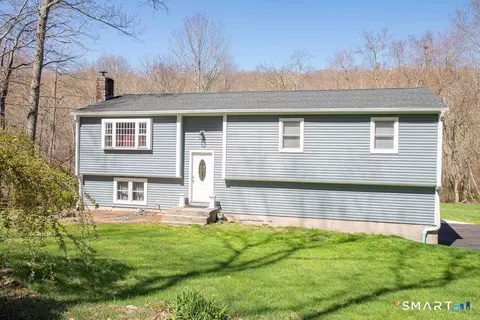 27 Old Skinner St, East Hampton, CT 06424