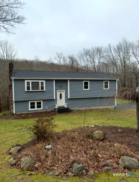 27 Old Skinner St, East Hampton, CT 06424