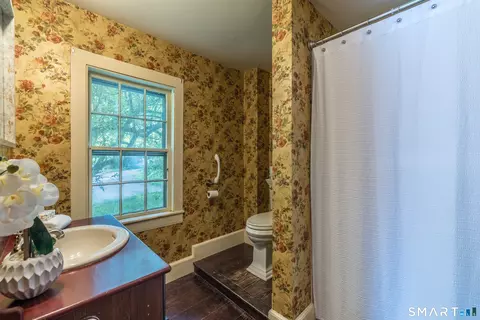 Bath - 92 Walnut Tree Hill Rd, Sandy Hook, CT 06482 photo 1 of 3