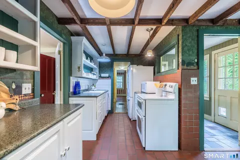 Kitchen - 92 Walnut Tree Hill Rd, Sandy Hook, CT 06482 photo 4 of 4