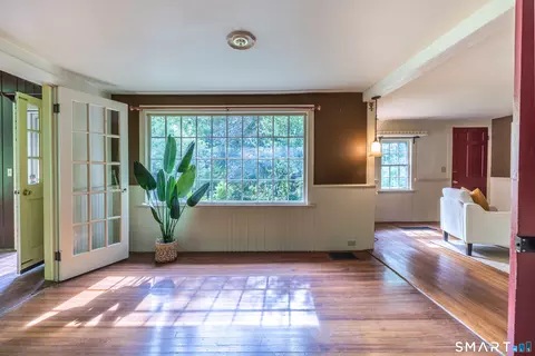 Living - 92 Walnut Tree Hill Rd, Sandy Hook, CT 06482 photo 1 of 3