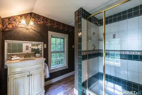 Bath - 92 Walnut Tree Hill Rd, Sandy Hook, CT 06482 photo 3 of 3