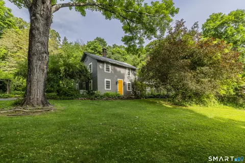 92 Walnut Tree Hill Rd, Sandy Hook, CT 06482