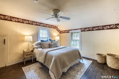 Bedroom - 92 Walnut Tree Hill Rd, Sandy Hook, CT 06482 photo 3 of 4