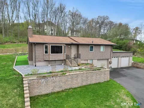 202 Coles Rd, Cromwell, CT 06416