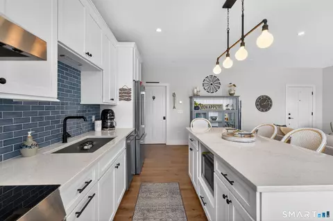 Kitchen - 185 Main St #202, Niantic, CT 06357 photo 3 of 5