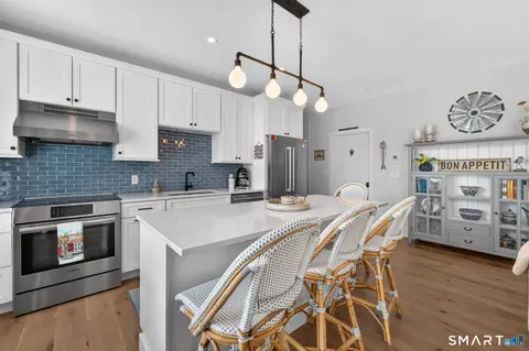 Kitchen - 185 Main St #202, Niantic, CT 06357 photo 4 of 5