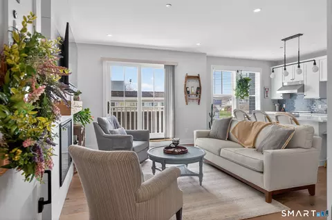 Living - 185 Main St #202, Niantic, CT 06357 photo 1 of 7