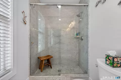 Bath - 185 Main St #202, Niantic, CT 06357 photo 1 of 6