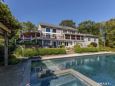8 Sunrise Ln, Bridgewater, CT 06752