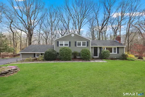 115 Williamsburg Dr, Monroe, CT 06468