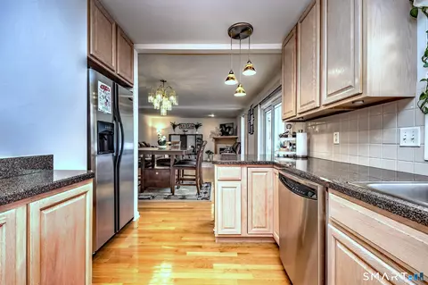 157 Burritt St #9, Plantsville, CT 06479