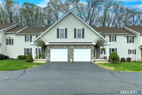 157 Burritt St #9, Plantsville, CT 06479