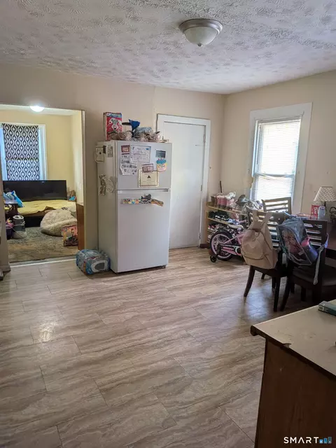 102 Franklin St, Meriden, CT 06450